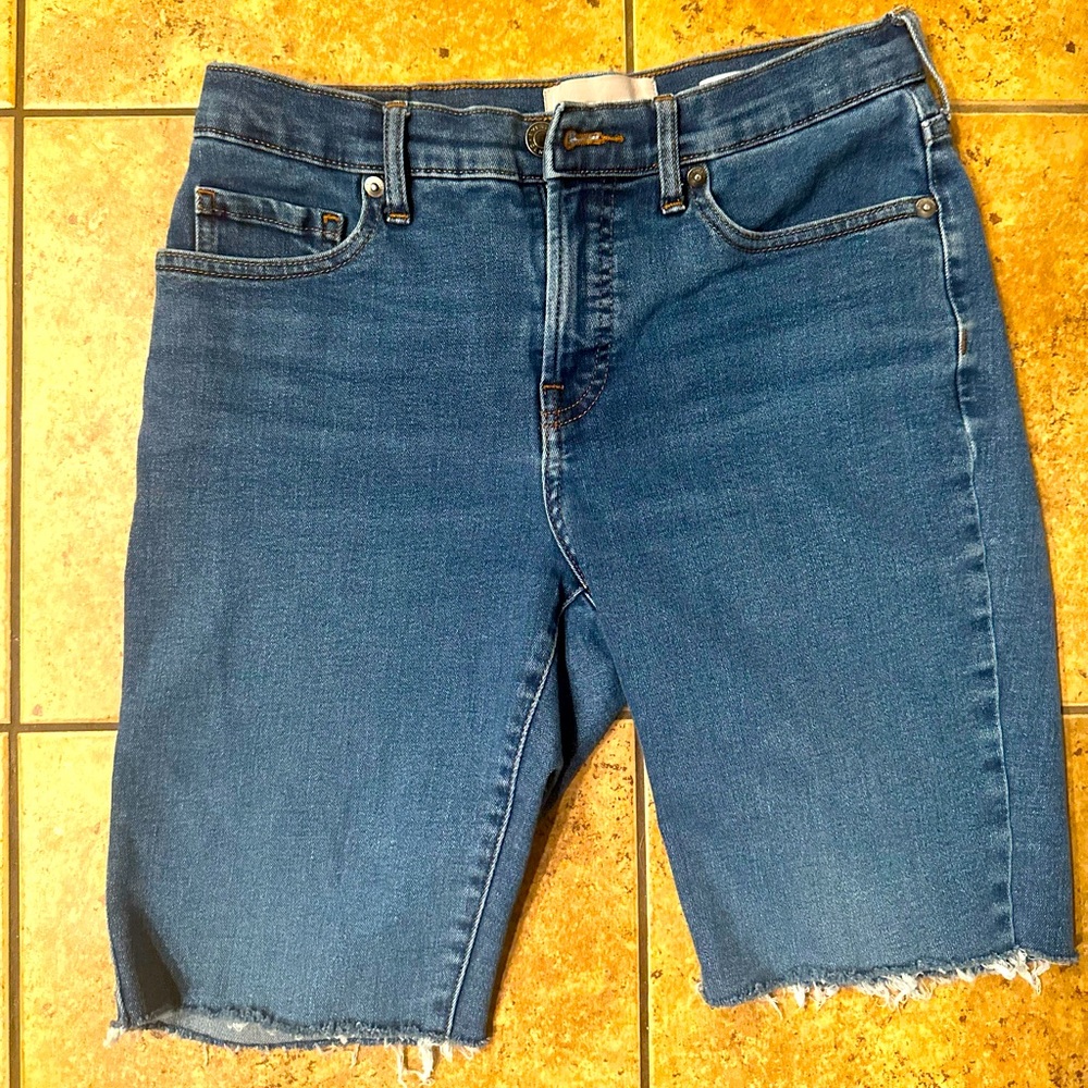 Everlane midrise cut off jean shorts size 28